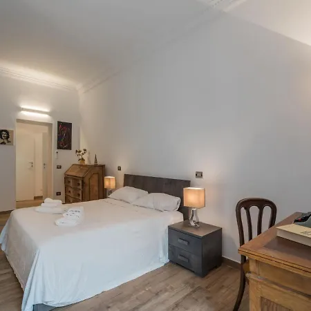 The Best Rent - Elegant Three-bedroom A Few Steps From Fontana Di Trevi Apartment *