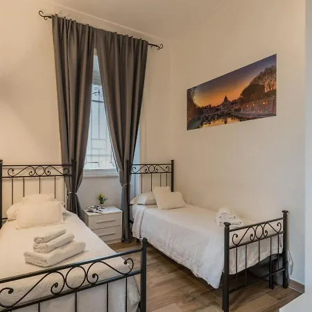 Apartment The Best Rent - Elegant Three-bedroom A Few Steps From Fontana Di Trevi *