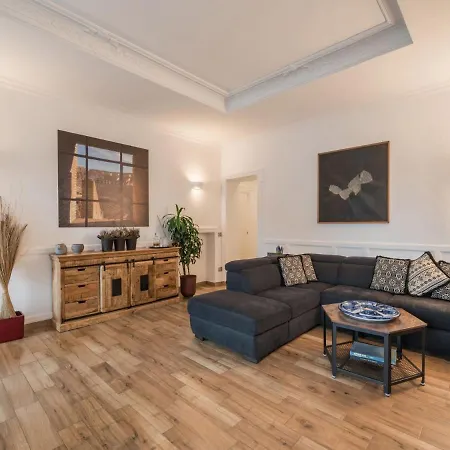 Apartment The Best Rent - Elegant Three-bedroom A Few Steps From Fontana Di Trevi *