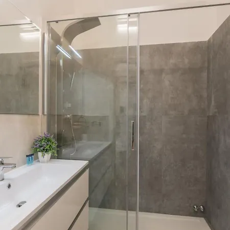 The Best Rent - Elegant Three-bedroom A Few Steps From Fontana Di Trevi *