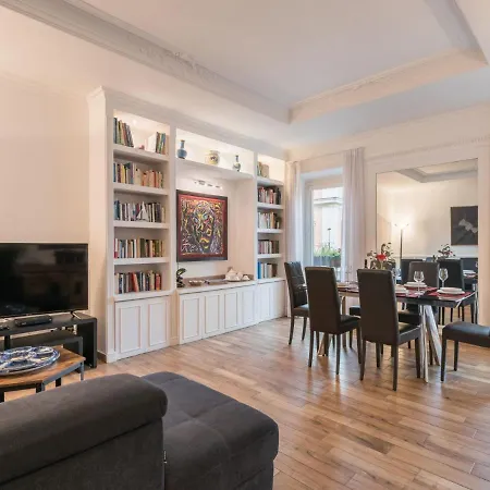 Apartment The Best Rent - Elegant Three-bedroom A Few Steps From Fontana Di Trevi Rome