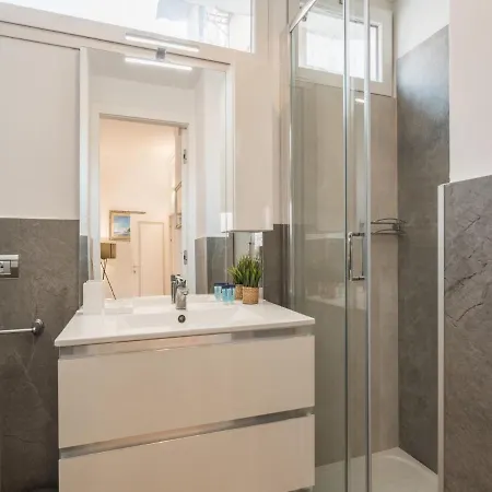 The Best Rent - Elegant Three-bedroom A Few Steps From Fontana Di Trevi Apartment