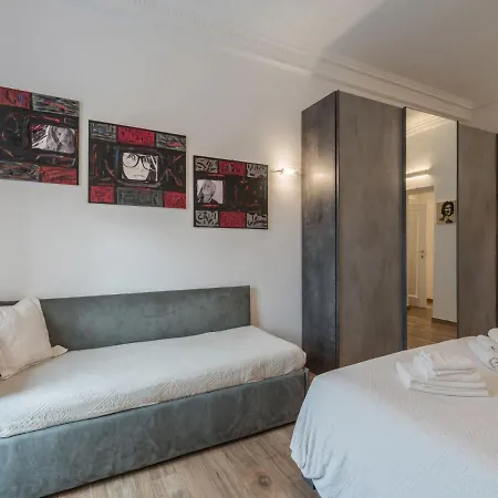 Apartment The Best Rent - Elegant Three-bedroom A Few Steps From Fontana Di Trevi