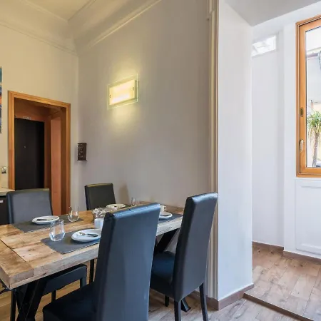 The Best Rent - Elegant Three-bedroom A Few Steps From Fontana Di Trevi Rzym