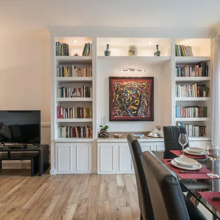 The Best Rent - Elegant Three-bedroom A Few Steps From Fontana Di Trevi *