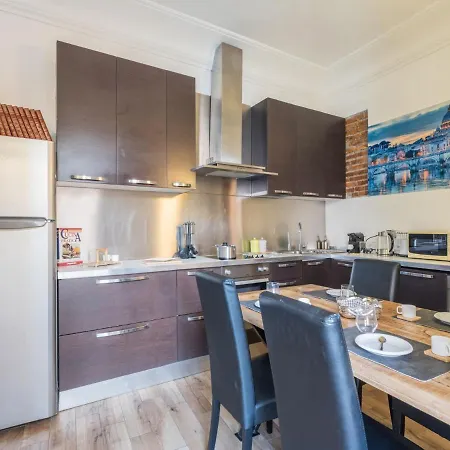 The Best Rent - Elegant Three-bedroom A Few Steps From Fontana Di Trevi Apartament Rzym